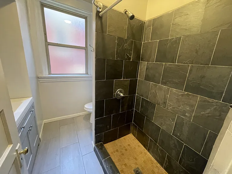 2457 Maplewood Ave #2 — Photo 5