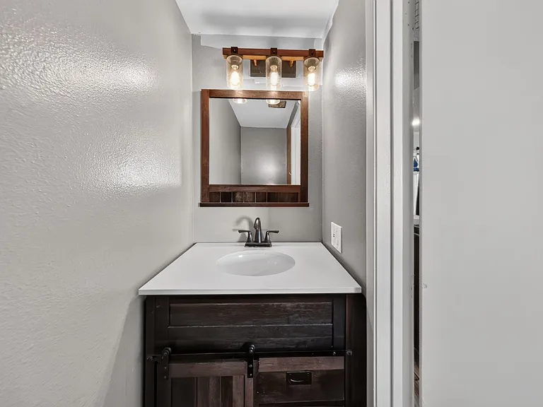 9540 Sepulveda Blvd #11 — Photo 7