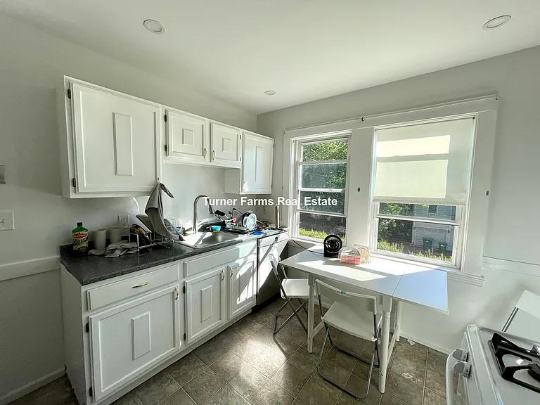 Edison Ave — Photo 14