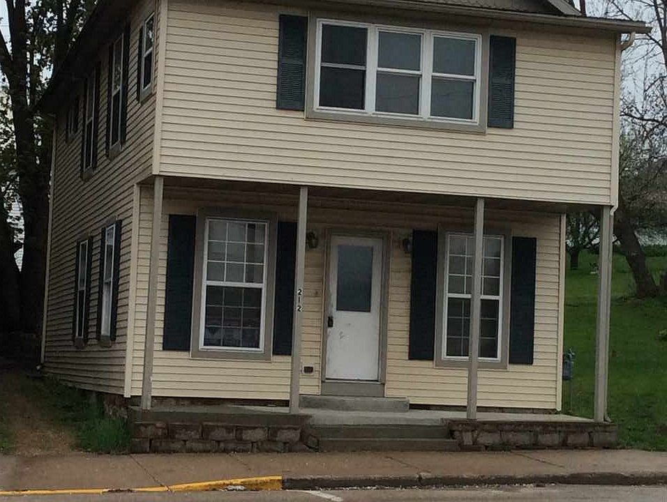 1st image of 212 W South Railroad St