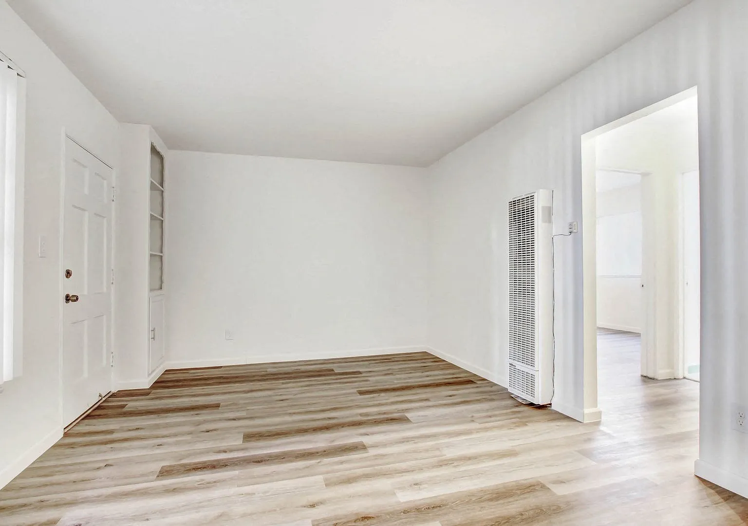 Oxford Avenue Apartments — Photo 3