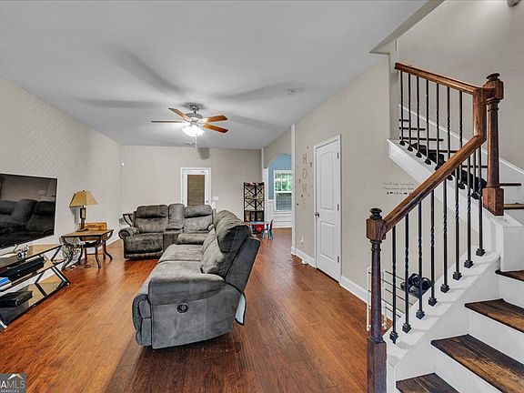 3rd image of 3858 Fortson Ln
