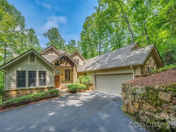 75 Old Hickory Trl, Hendersonville, NC 28739