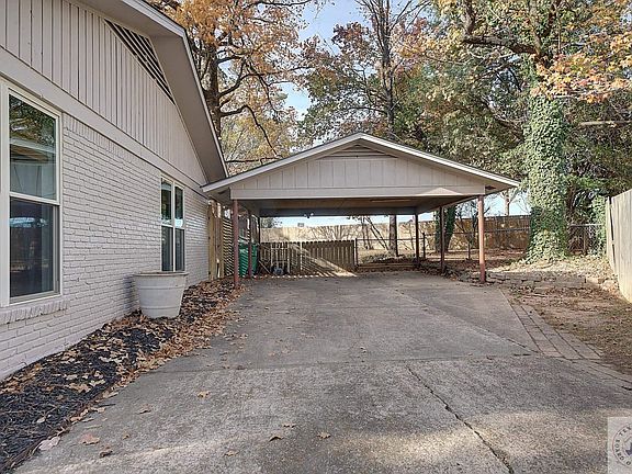 4th image of 9 Woodcliff Dr