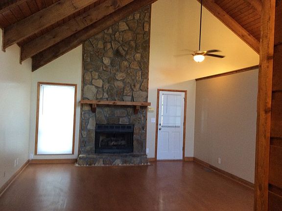 2nd image of 4944 Tremont Dr NE