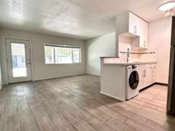 2nd image of 1701 E Cambridge Ave APT 7