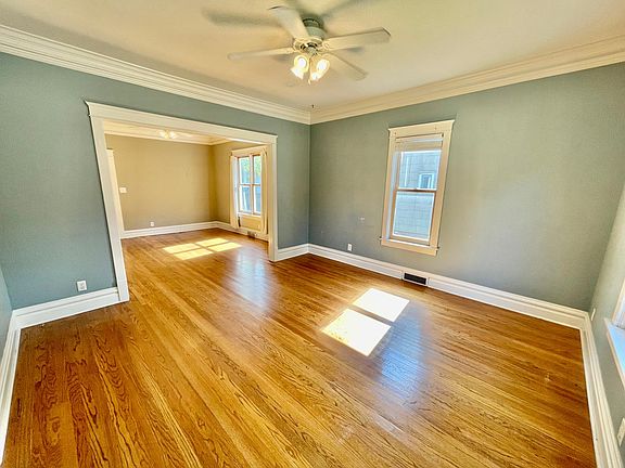 2nd image of 818 Seymour Ave