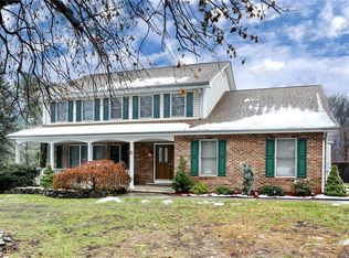 1 Weiss Ter, Chestnut Ridge, NY 10977