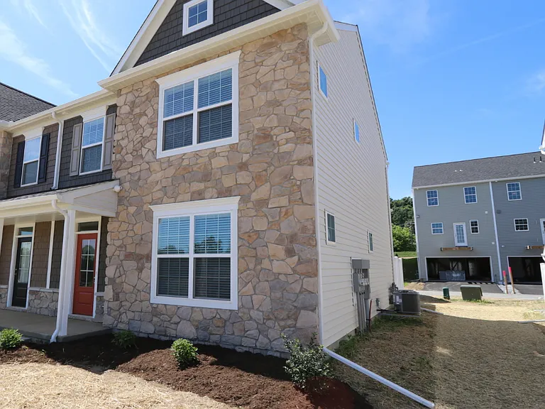 2482 Artesian Way — Photo 1