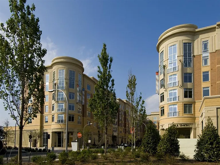 The Residence at Southpark — Photo 21