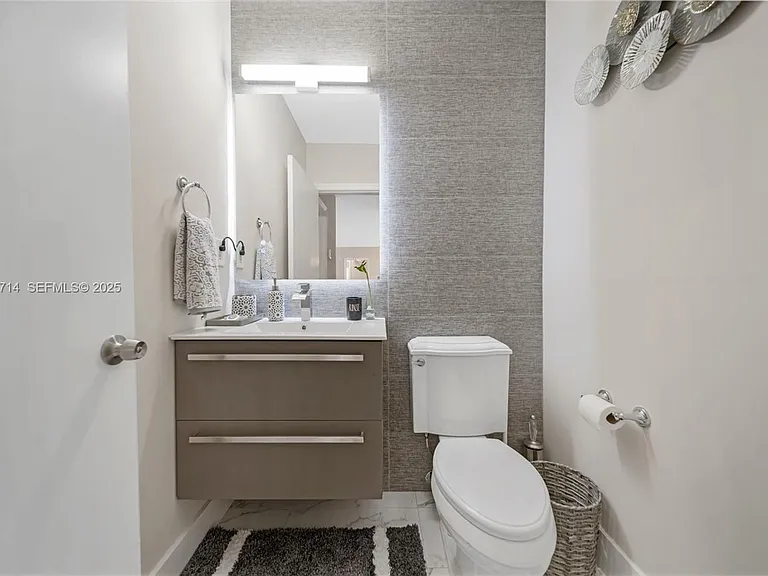 241 Oceanic Ave — Photo 17