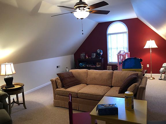 360 SF Bonus room upstairs