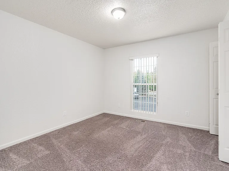 Aberdeen of Brighton Apartments — Photo 11