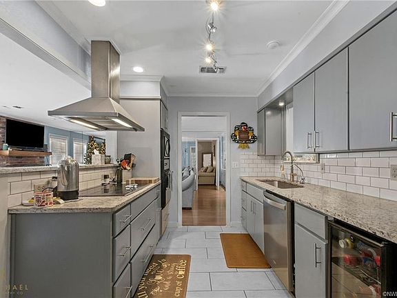 5th image of 633 Ashbourne Dr