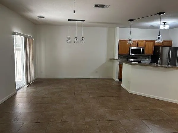 2 bed, 2.5 bath, 1436 sqft, $1,990 — Photo 3