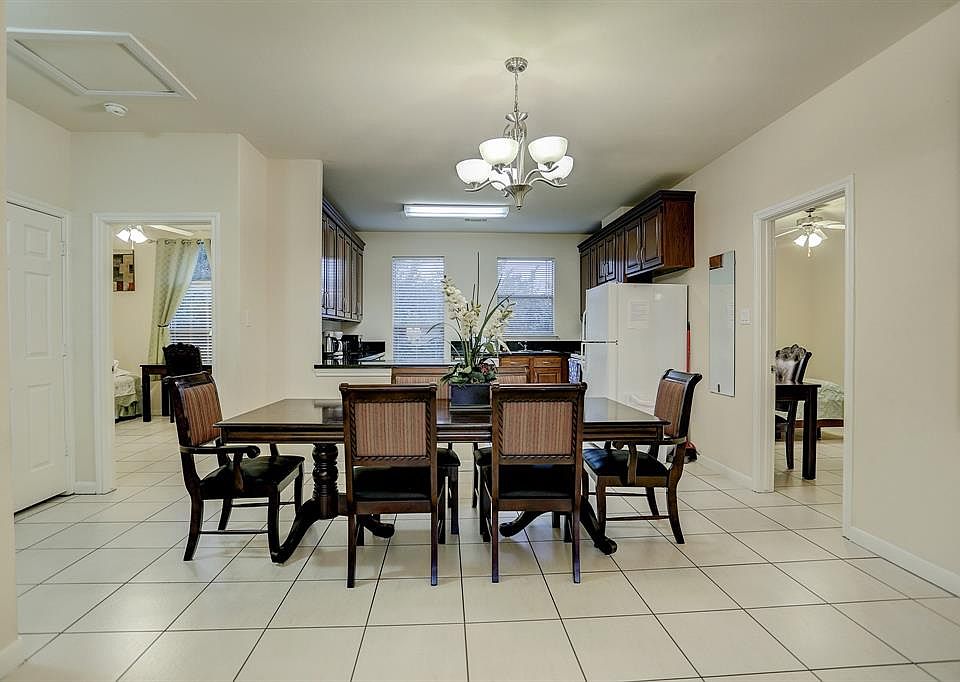 1st image of 2038 Laverne St Unit 6
