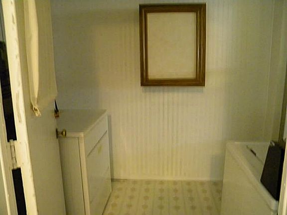3rd image of 1110 Burgess Ct