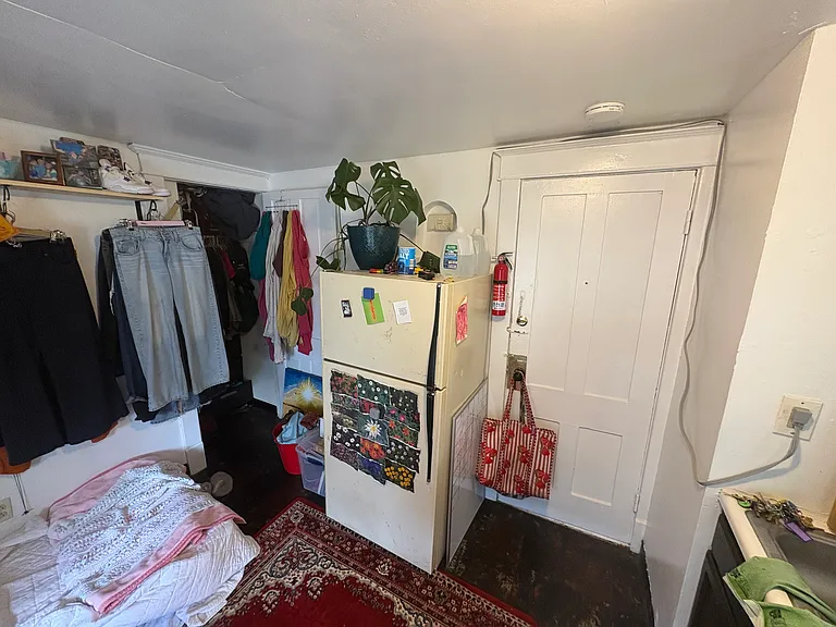 example - entry arrangement - into kitchen space