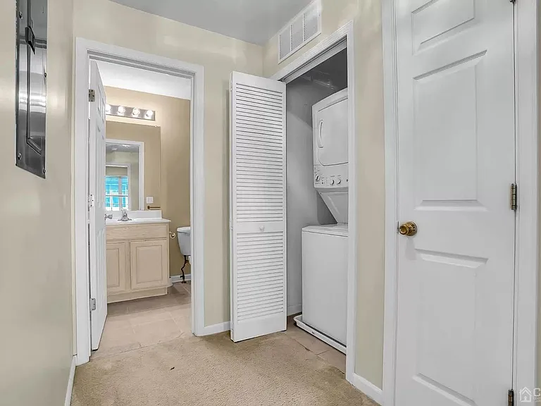 1054 Morning Glory Dr — Photo 5