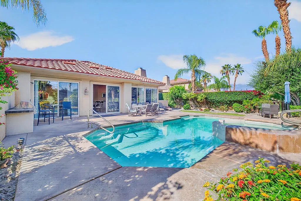 3 bed, 3.0 bath, 2324 sqft, $8,500 — Photo 4