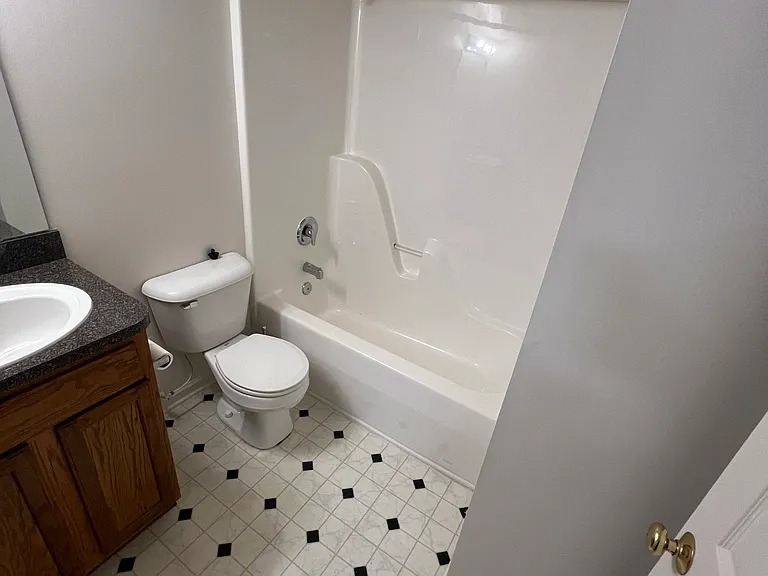 2504 W Lafayette Blvd — Photo 23