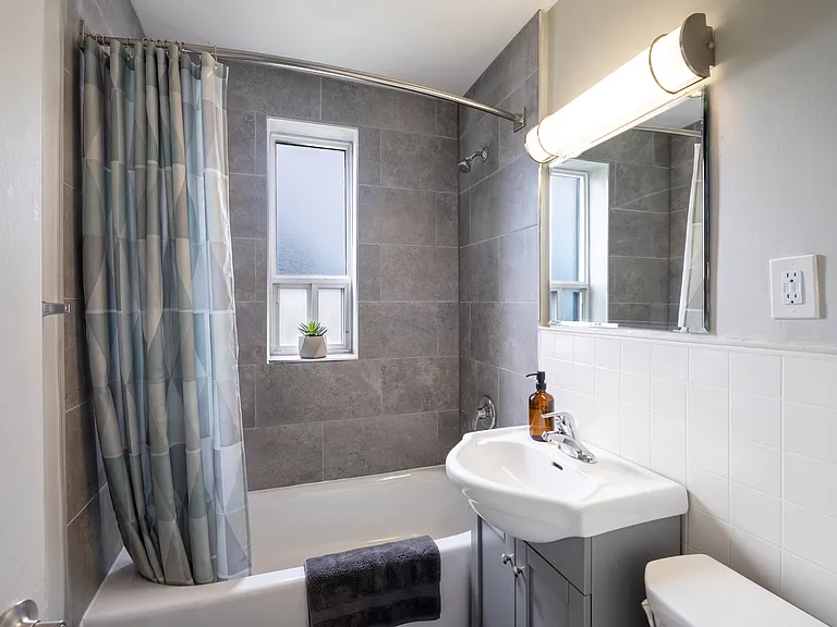 294 McDonnel St — Photo 8