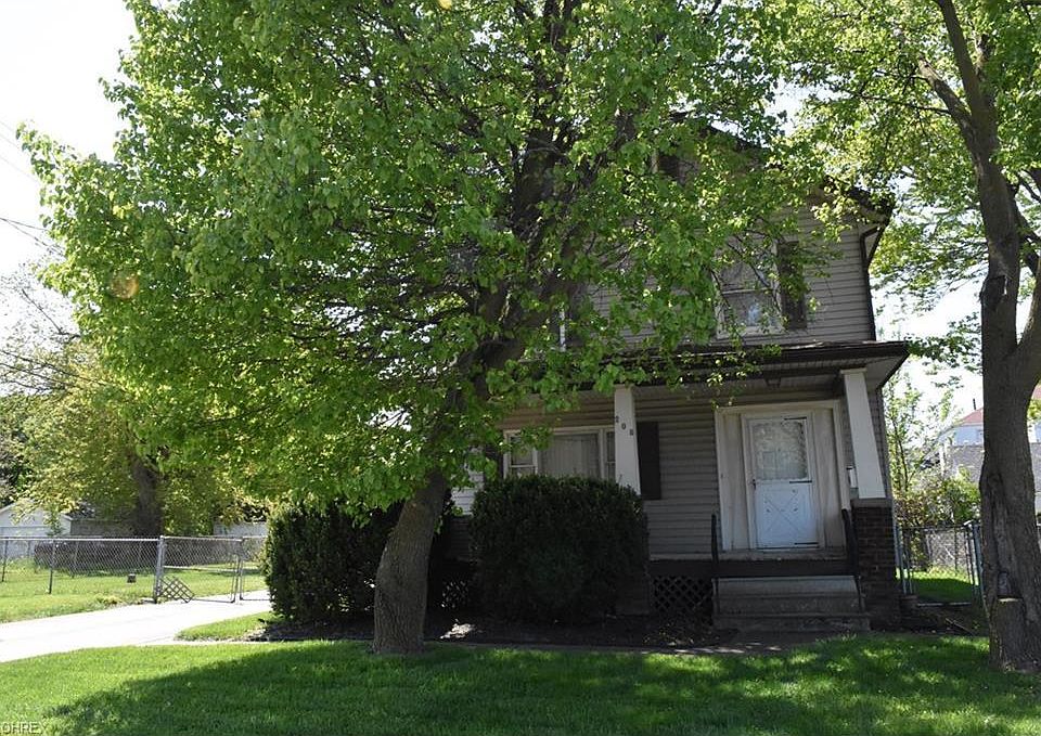 2nd image of 208 Kansas Ave