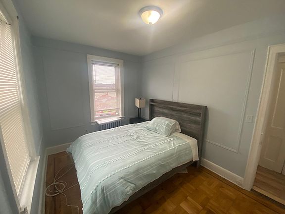 3rd image of 1311 E 49th St #3