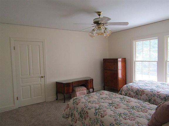 5th image of 7012 Lakeshore Dr