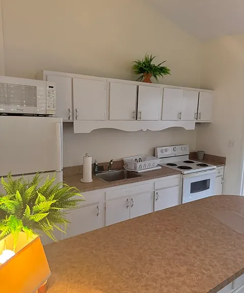 5004 Mango Ln #1A — Photo 3