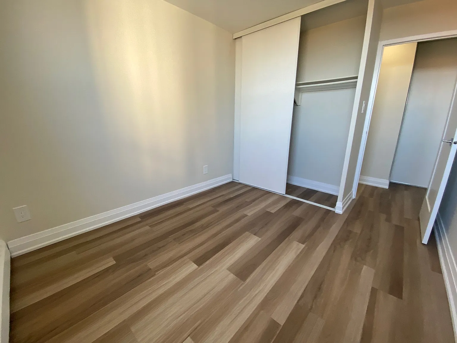 2150 Roche — Photo 4