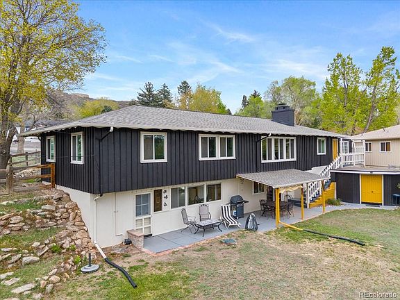 3rd image of 571 Vista Dr