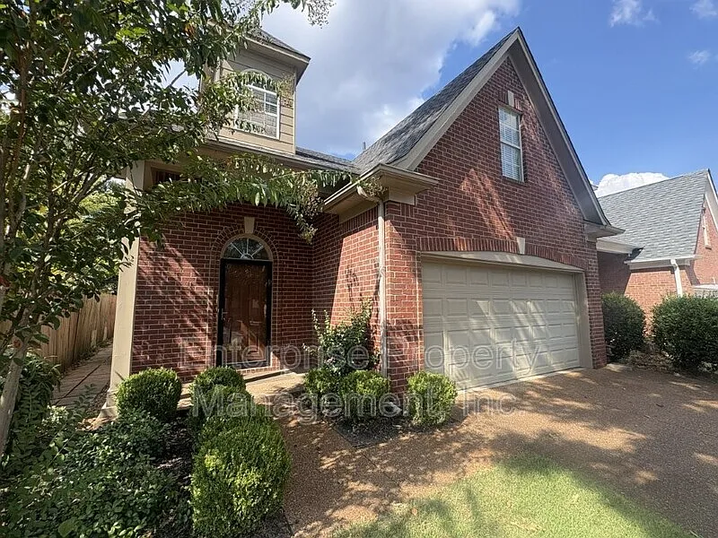 3 bed, 3.0 bath, 2199 sqft, $1,995 — Photo 2