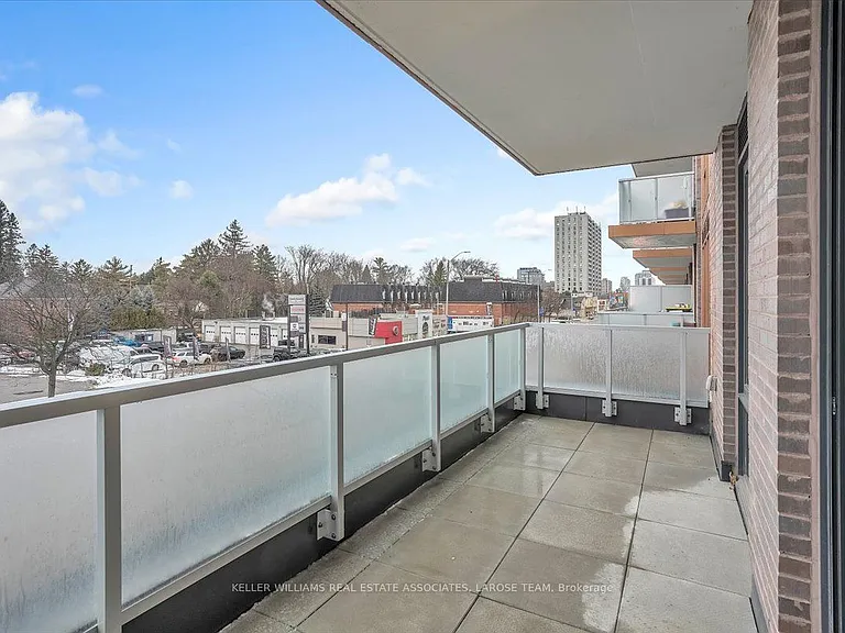 215 Lakeshore Rd W #205 — Photo 24