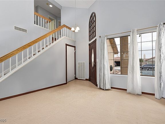 5th image of 4829 Farlington Dr