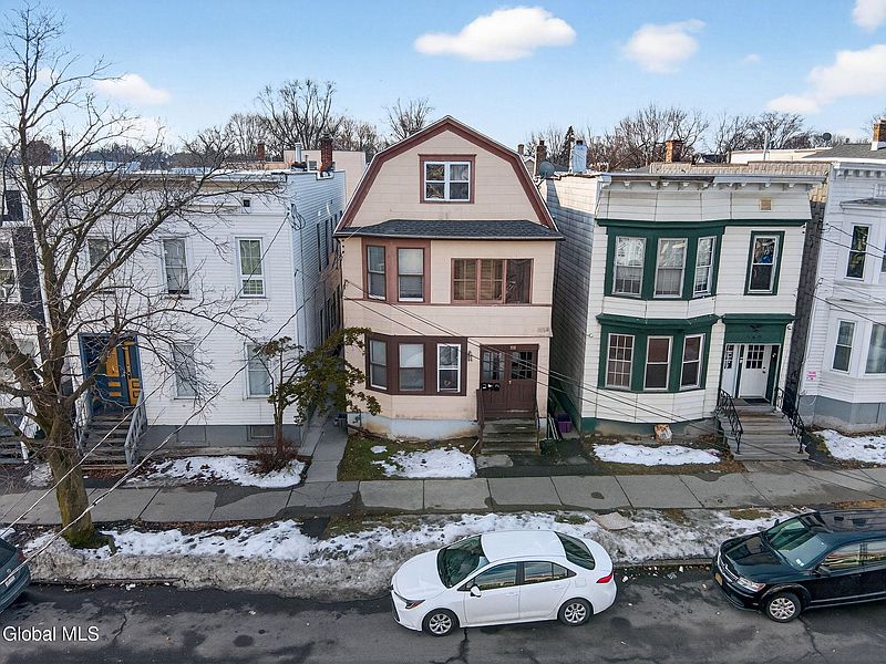 5th image of 558 Washington Avenue