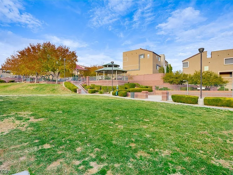 3811 Total Eclipse St — Photo 30
