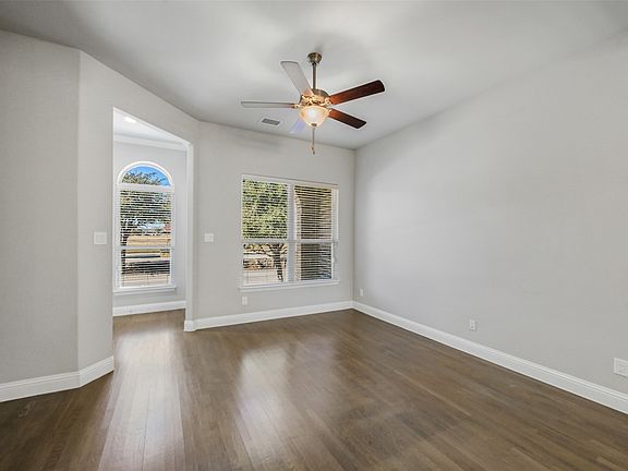 3rd image of 4248 Riverside Dr