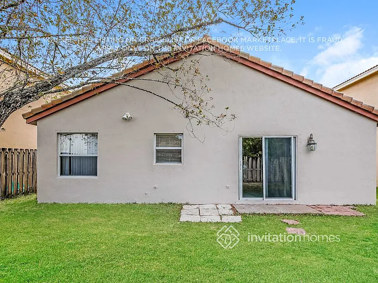 1365 SW 106th Ave — Photo 16