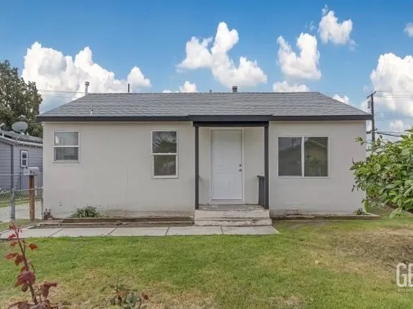 1233 Woodrow Ave, Bakersfield, CA 93308