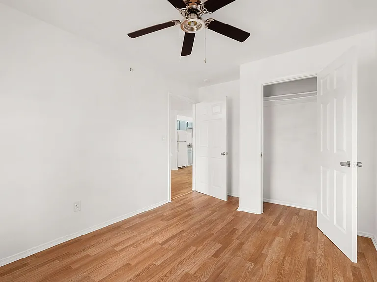 Flat Rock Creek Apartments — Photo 20