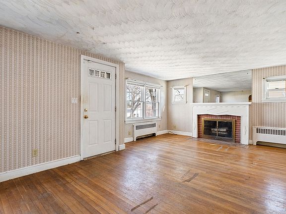 5th image of 14 Hillside Rd