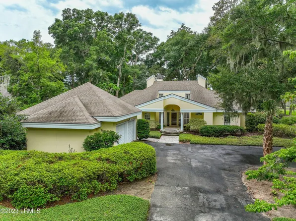 405 Island Cir E, Saint Helena Island, SC 29920