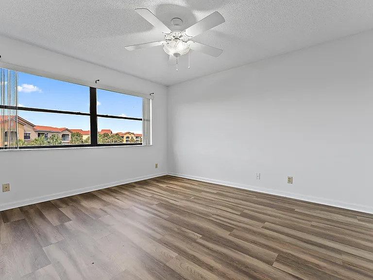 700 Uno Lago Dr #404 — Photo 17