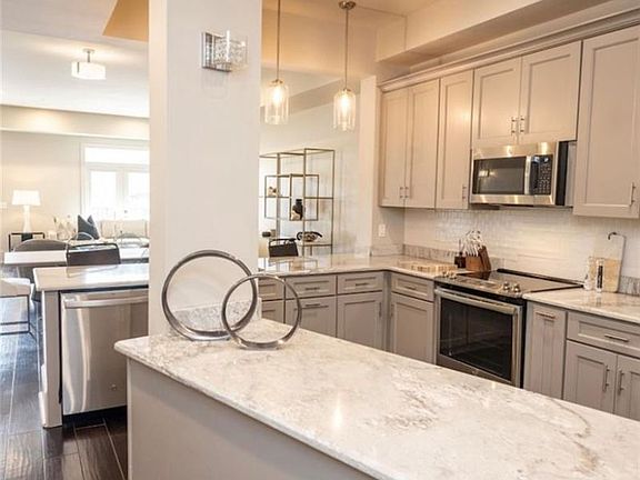 5th image of 117 Wren St #4