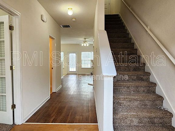 3rd image of 288 Brookview Dr