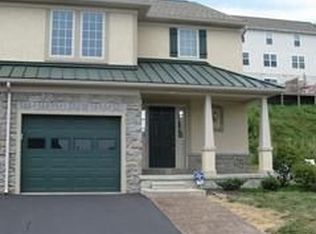 117 Hawk Ln, Ephrata, PA