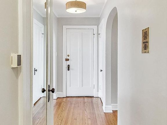 5th image of 1136 Ontario St APT 1D