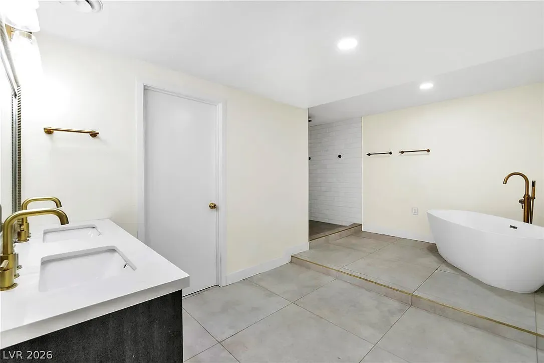 Building Photo - 1679 Raindance Way #1
