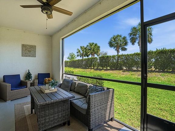 3rd image of 17456 Crescent Moon Loop